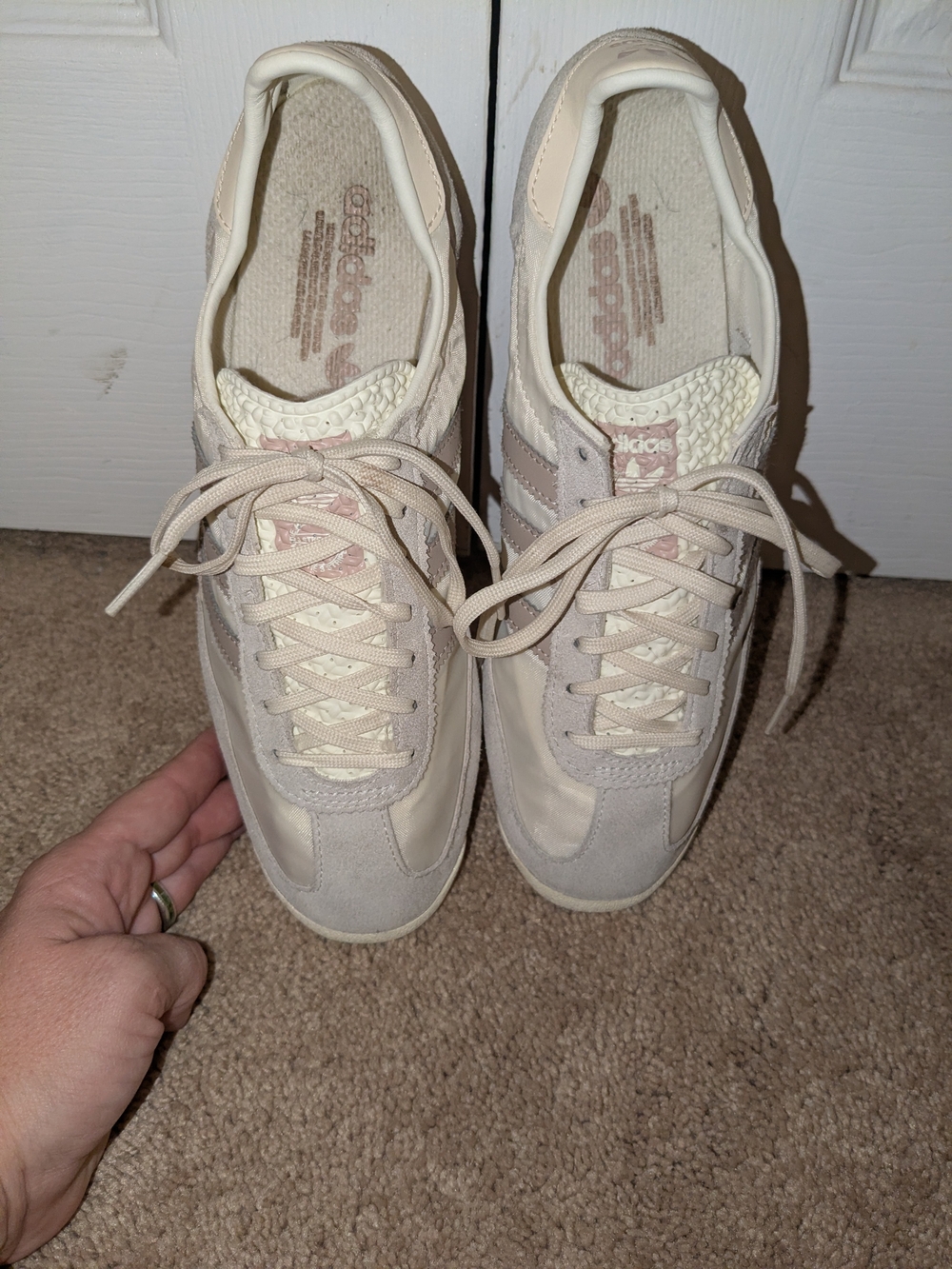 Adidas Womens Retro Runner Sneakers - Picture 3 of 6
